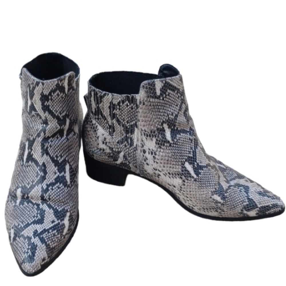 Halogen nordstrom Bootie 7.5  black white western chelsea boho Witchie Festival